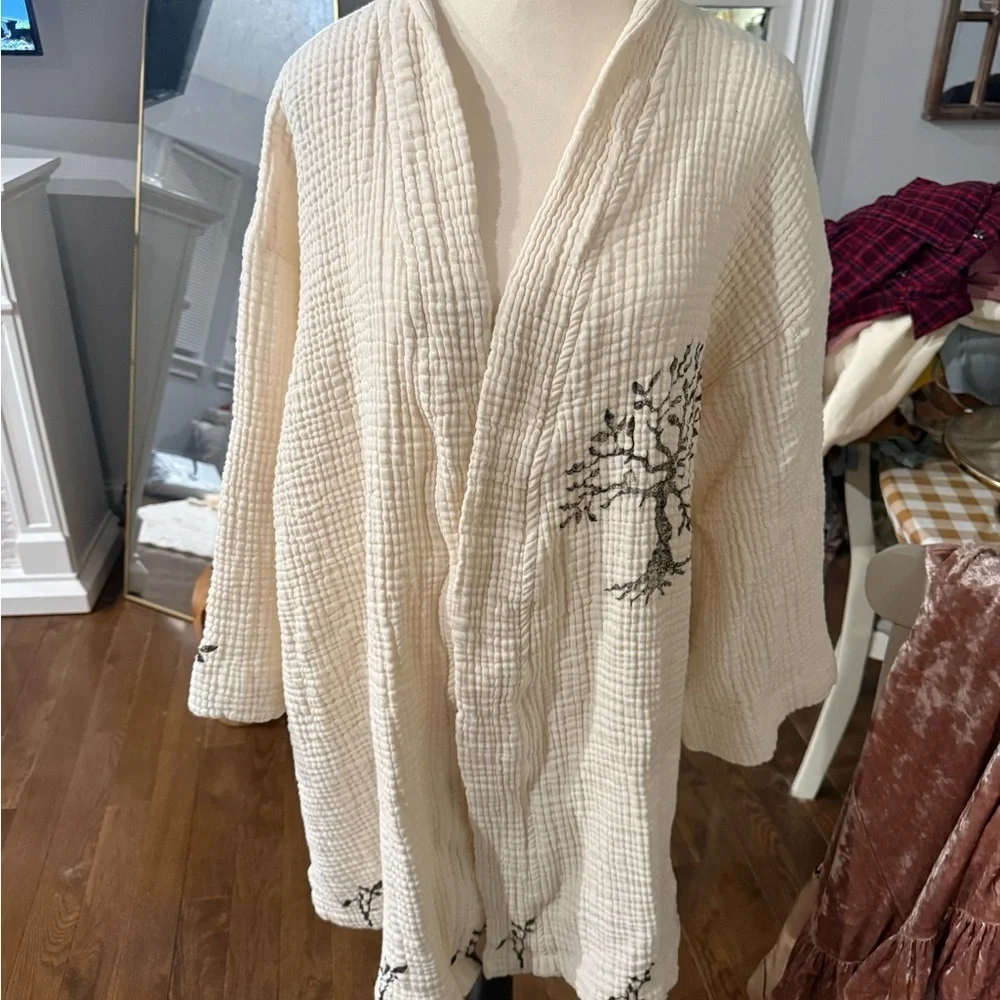 The Gacca Wood Block Print Cream Tree Print Women's Muslin Jacket Kimono Robe
